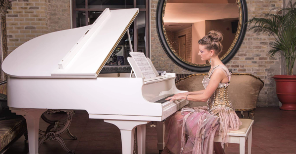 Te Wāhi Toi - History of Music: A Lecture Series with Kinga Krupa