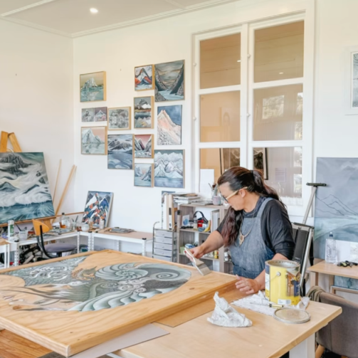 Te Wāhi Toi - Raquel Carter  - Artist  / Educator / Art tours